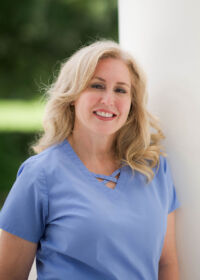 Lyndi at Mango Dental - MANGO DENTAL LYNDI