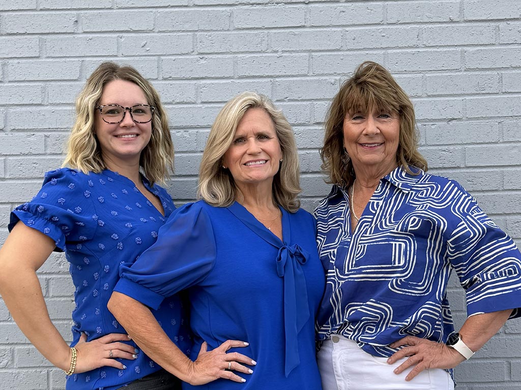 Front Desk Mango Dental Greensboro NC horizontal - MANGO DENTAL